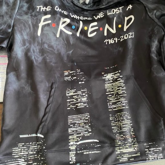 Friends Hoodie Men's Size Large - Tribute to Matthew Perry - Picture 4 of 10